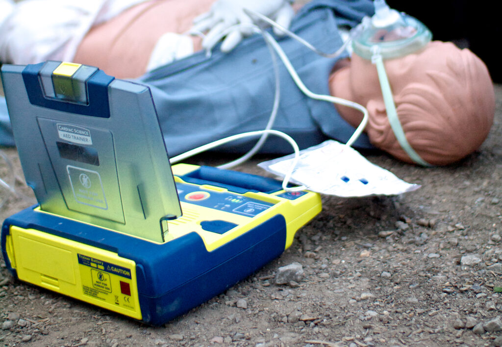 How to perform CPR/Defibrillation Woking Community First Responders